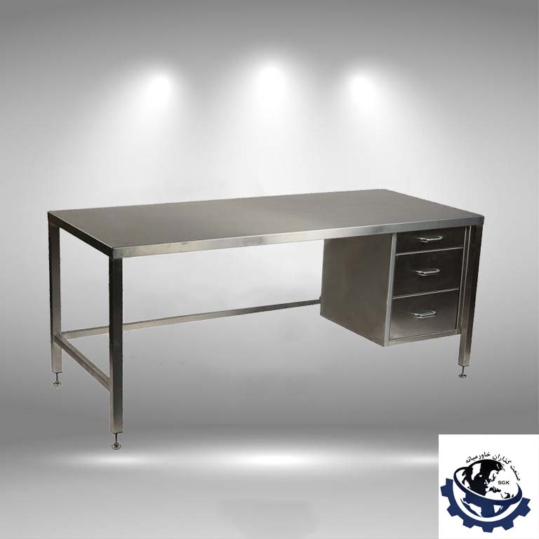 میز مخصوص ازمایشگاهی 1 انواع میز آزمایشگاهی بر اساس کاربرد نوع میز کاربرد اصلی ویژگیهای کلیدی میز شیمیایی کار با اسیدها، حلالها و مواد شیمیایی خورنده. - روکش مقاوم به مواد شیمیایی (مثل پلیپروپیلن، سرامیک یا اپوکسی). - دارای کابینت ذخیرهسازی و سیستم تهویه. میز بیولوژیکی کارهای میکروبیولوژی، کشت سلولی و PCR. - سطح ضد باکتری (استیل ضدزنگ یا کورین). - امکان نصب هود لامینار یا BSC روی میز. میز فیزیک/الکترونیک کار با تجهیزات الکترونیکی، ابزار دقیق و مدارها. - سطح عایق برق و ضد الکتریسیته ساکن. - دارای کشو برای ابزارهای ظریف. میز وزنکردن (ترازو) توزین مواد حساس و دقیق. - پایه ضد لرزش و سطح مستحکم. - اغلب از جنس گرانیت یا سنگ مصنوعی. میز تحریر آزمایشگاهی نوشتن گزارش، کار با کامپیوتر و مستندسازی. - طراحی ارگونومیک با فضای کافی برای لوازم اداری. - ممکن است مجهز به پریز برق باشد. ۲. جنس سطح میز (مهمترین عامل انتخاب) جنس سطح مزایا معایب کاربردها اپوکسی رزین مقاومت بالا در برابر اسیدها، حلالها و حرارت (تا ۲۰۰°C). قیمت بالا، وزن سنگین. آزمایشگاههای شیمی و صنعتی. سرامیک مقاوم در برابر خراش و حرارت (تا ۱۰۰۰°C)، ضد باکتری. شکننده در برابر ضربه، هزینه بالا. آزمایشگاههای با دمای بسیار بالا. استیل ضدزنگ (۳۱۶) ضد خوردگی، ضد باکتری، تمیزکاری آسان. مقاومت کم در برابر اسیدهای قوی، خط و خشپذیر. آزمایشگاههای پزشکی و غذایی. پلیپروپیلن (PP) مقاوم در برابر اسیدها و بازهای قوی، سبک و مقرونبهصرفه. تحمل حرارتی پایین (حدود ۸۰°C)، مقاومت کم در برابر ضربه. آزمایشگاههای آب و فاضلاب. HPL (مصنوعی) قیمت مناسب، تنوع رنگ، مقاوم در برابر رطوبت. مقاومت کم در برابر حرارت و مواد شیمیایی قوی. آزمایشگاههای آموزشی و عمومی. - میز مخصوص1 میز مخصوص ازمایشگاهی